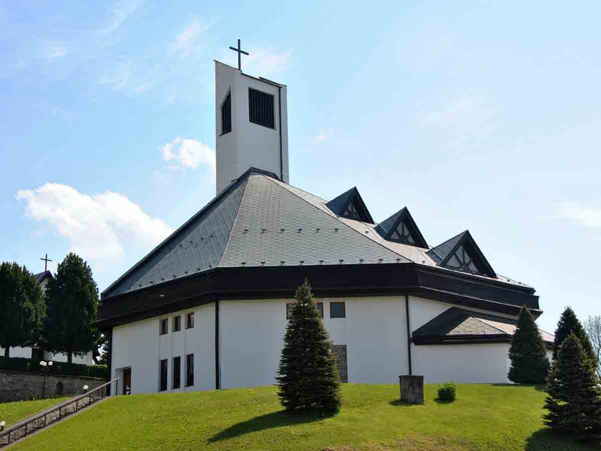 Kostol Povýšenia sv. Kríža v sihelom