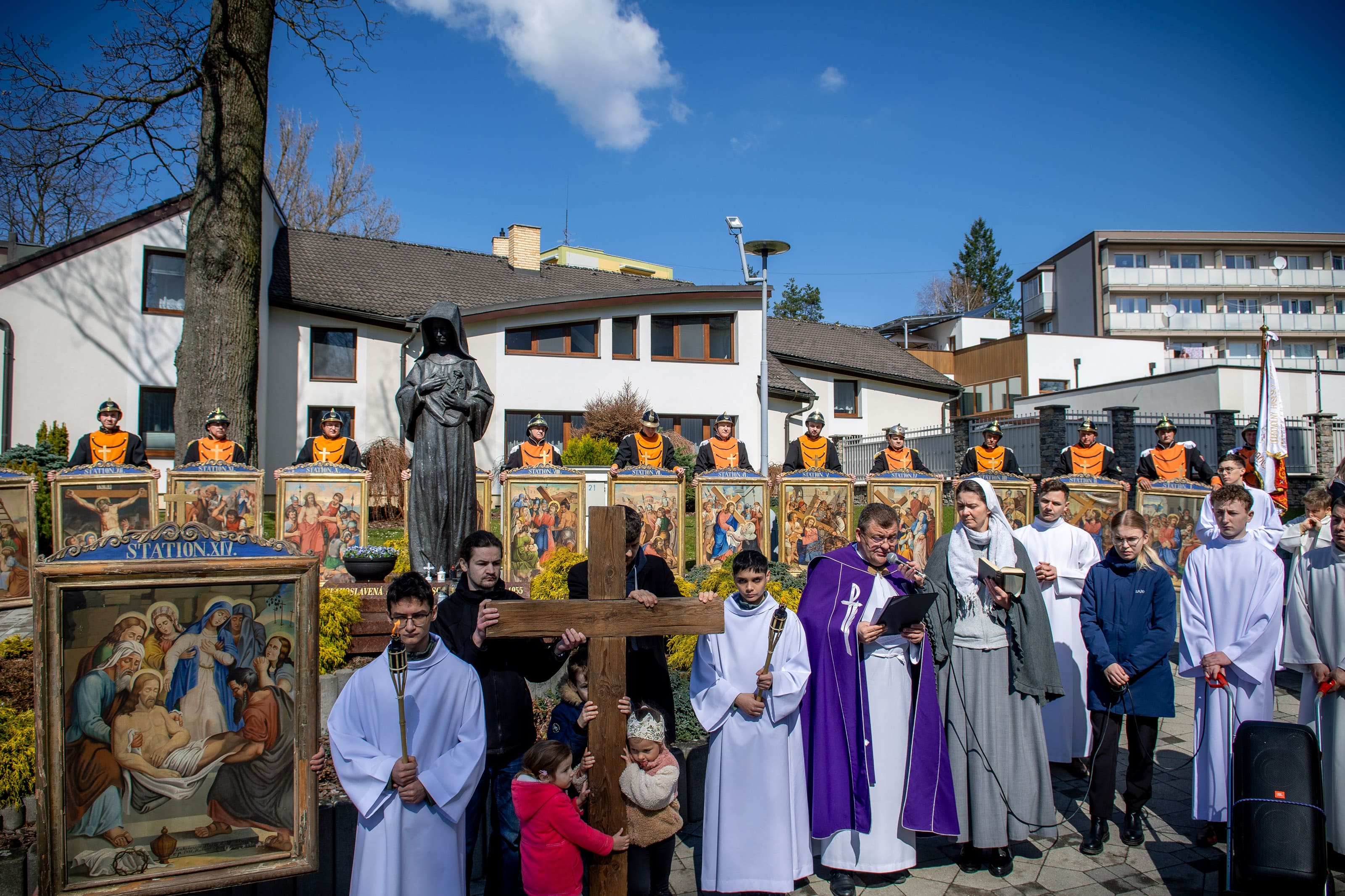 Krížová cesta so sv. Martinom
