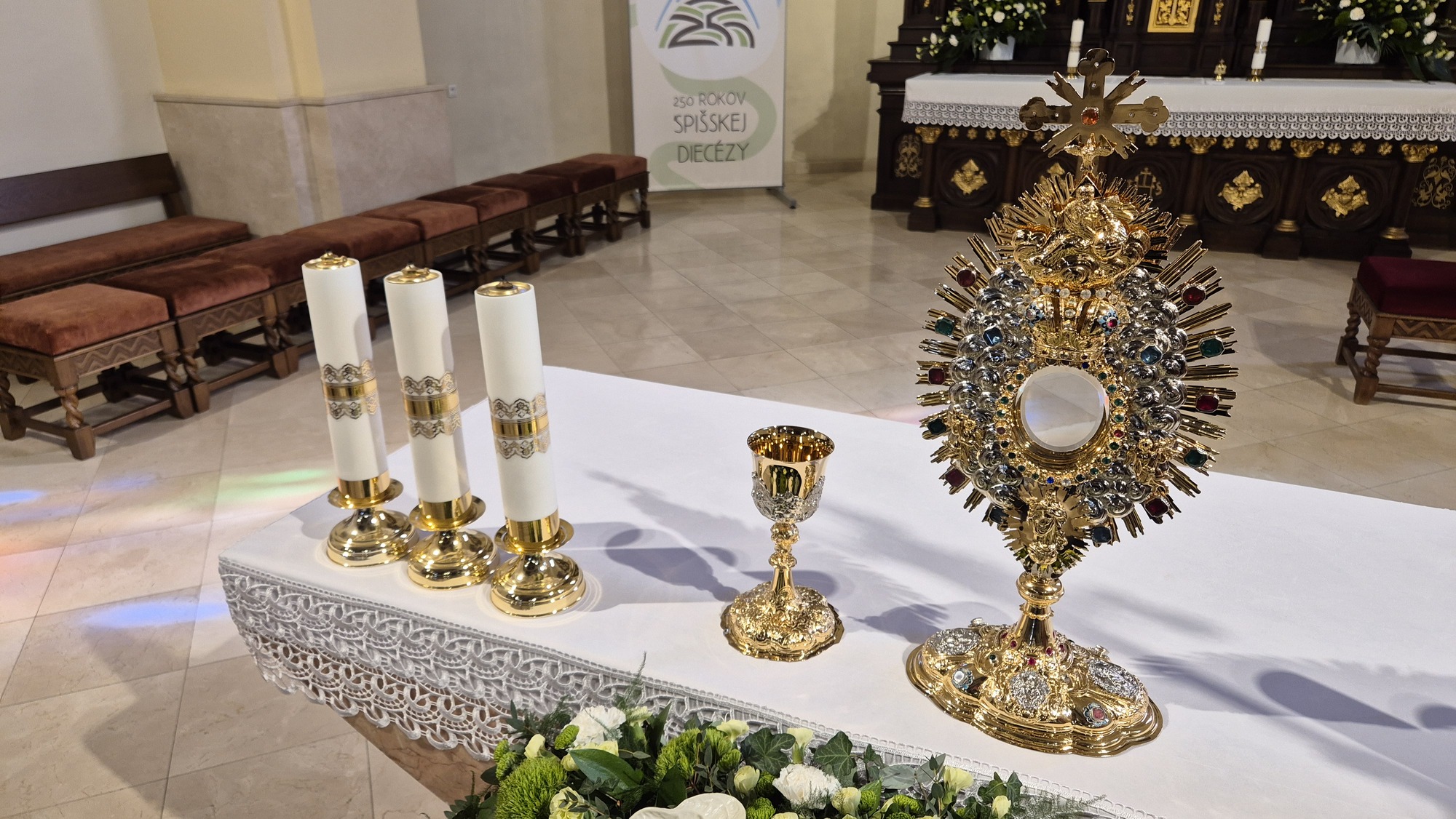 Požehnanie obnovenej monštrancie