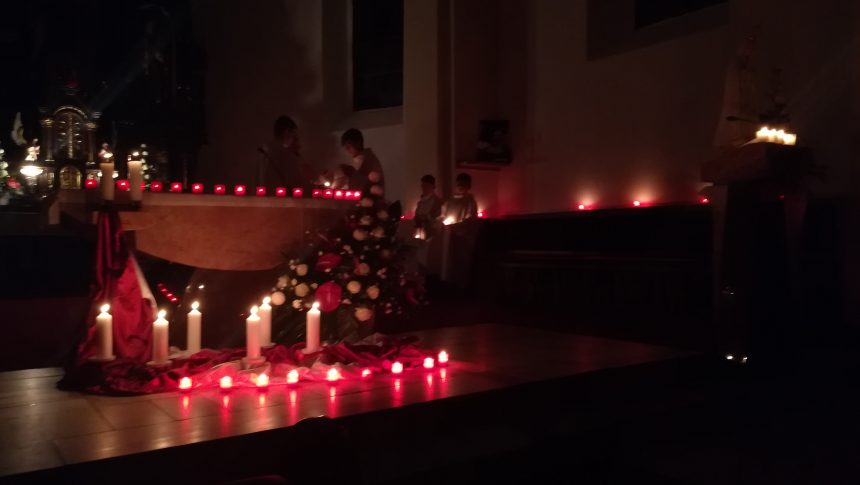 Vigílna svätá omša Vigílna svätá omša